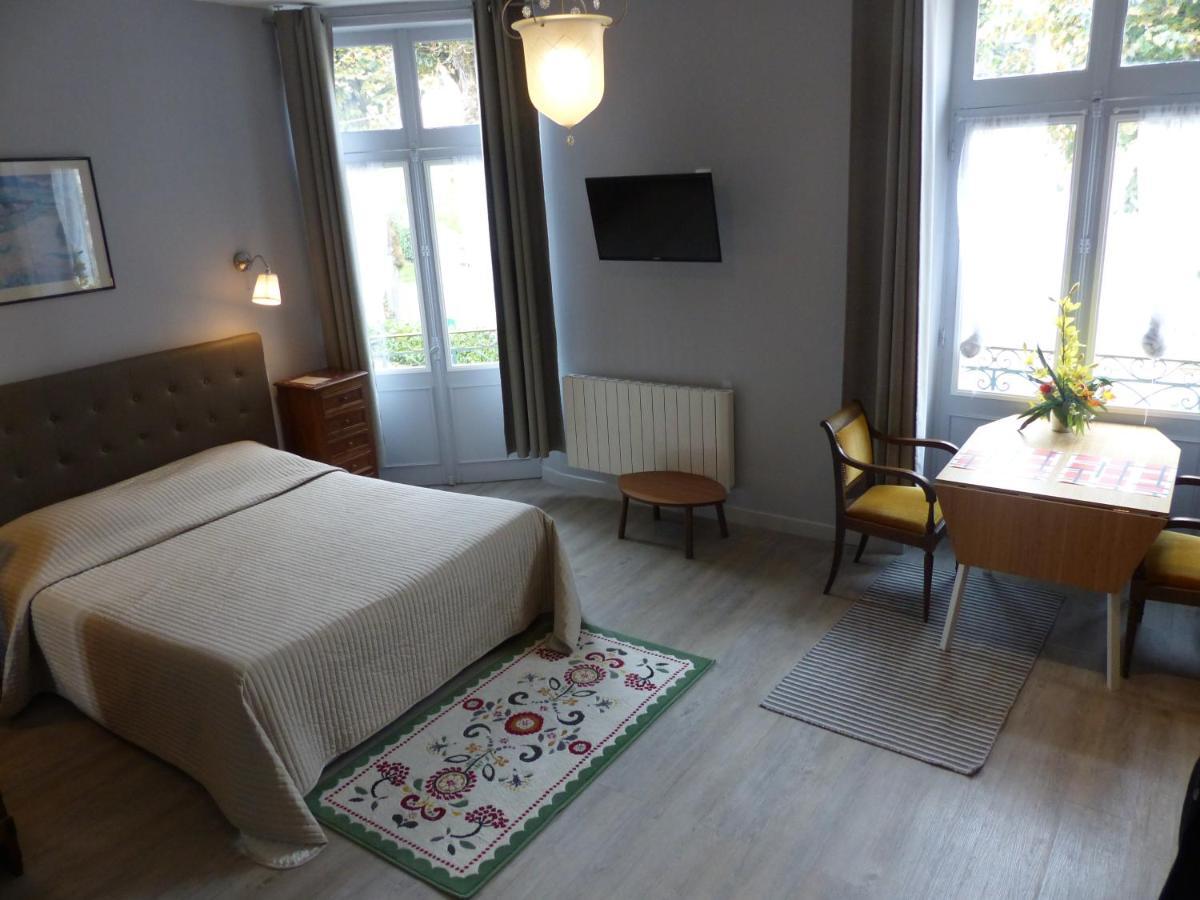 Hotel Des Thermes Bourbon-lʼArchambault Eksteriør billede