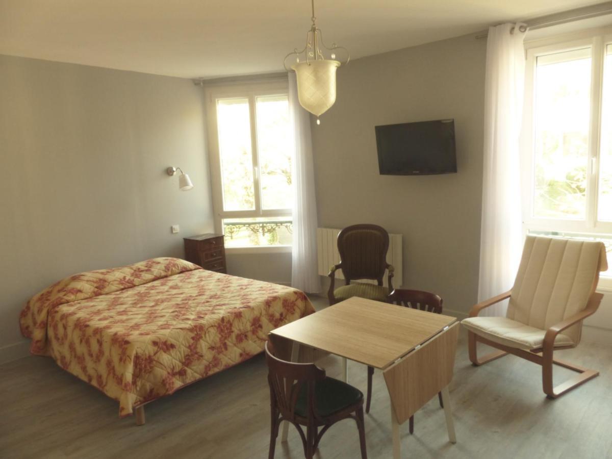 Hotel Des Thermes Bourbon-lʼArchambault Eksteriør billede