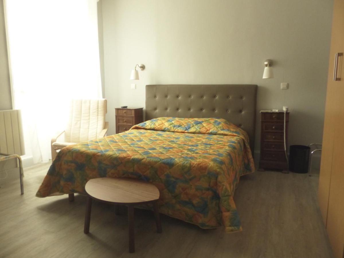 Hotel Des Thermes Bourbon-lʼArchambault Eksteriør billede